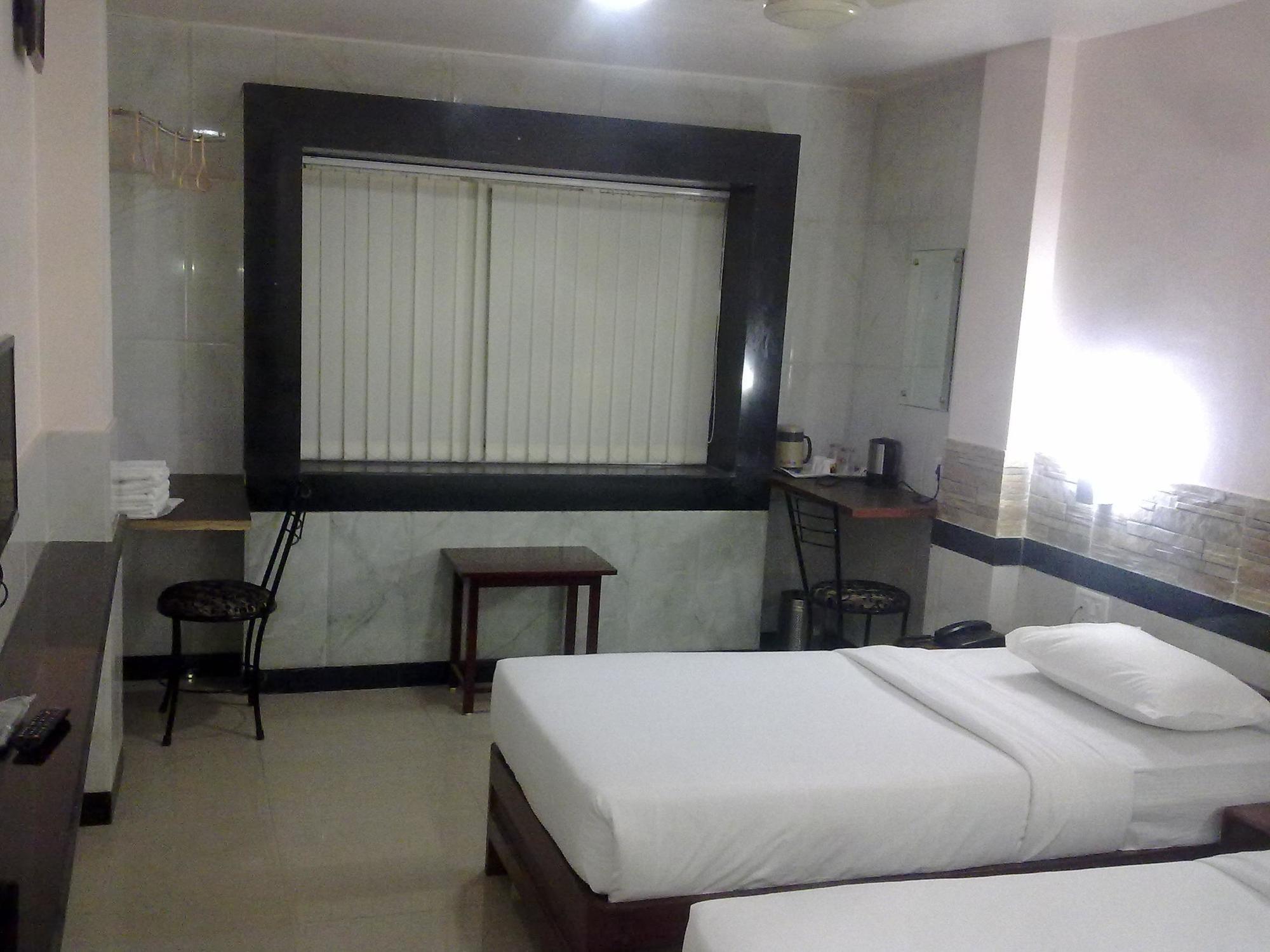 Hotel Arch Manor Deluxe Bhopal Rom bilde