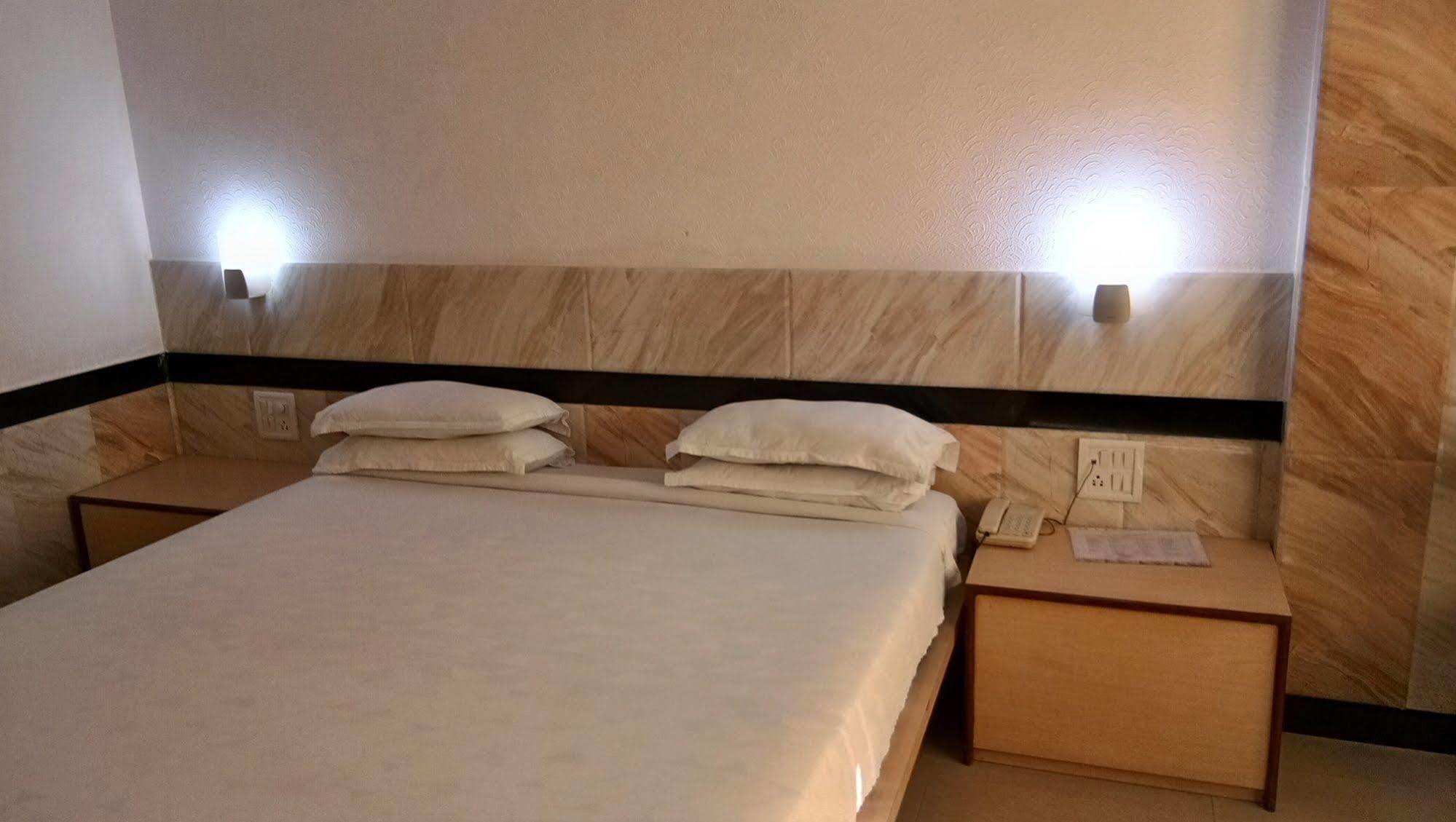 Hotel Arch Manor Deluxe Bhopal Eksteriør bilde